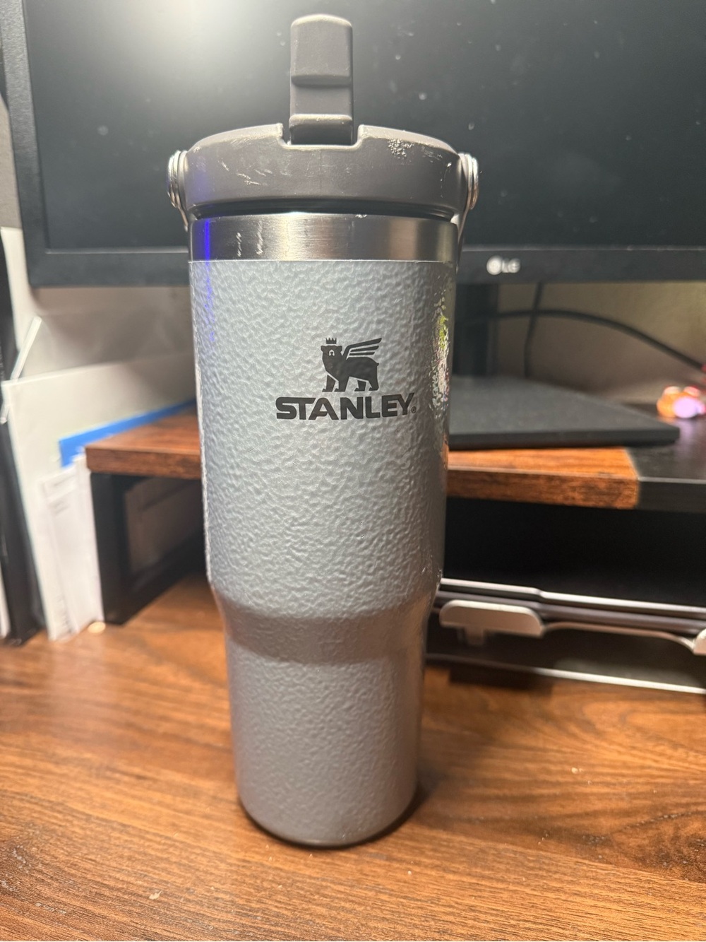 Stanley Ice Flow Flip Straw Cup 30oz Hammertone Silver Limited Edition